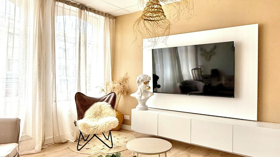 Spacious duplex in the center