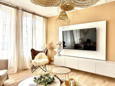 Spacious duplex in the center