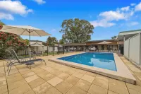 뉴 크로싱 플레이스 모텔 시모어 호텔