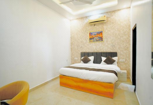 2024년 오픈한 호텔 디바인의 외관