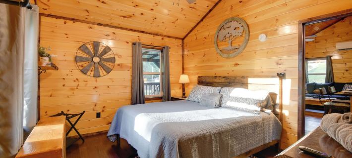 Fireside Evenings: Red River Gorge Gem w/ Hot Tub Hotels in Wolfe County
