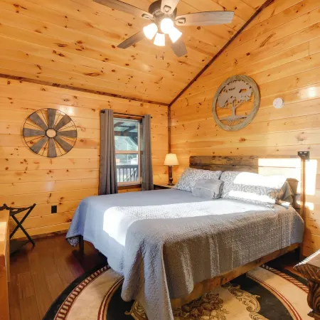 Fireside Evenings: Red River Gorge Gem w/ Hot Tub