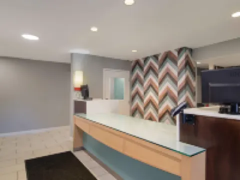 MainStay Suites Omaha Old Mill Hotels in Omaha