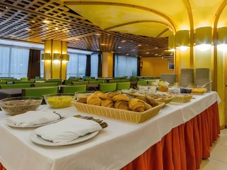 Hotel Sant Eloi Отели в г. Sant Julia de Loria