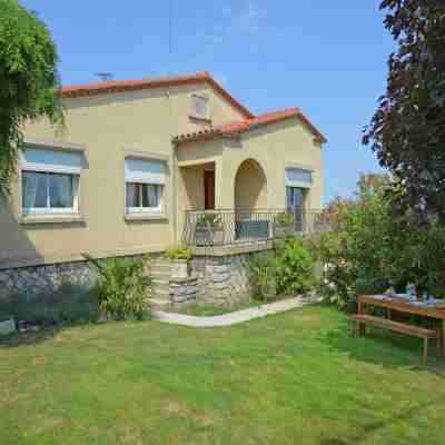 Spacious Villa Retreat in Carcassonne Hotel Exterior