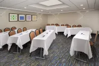 โรงแรมฮอลิเดย์อินน์เอ็กซ์เพรส บอสตัน - ซอกัส บาย IHG - ที่มีฟิตเนส