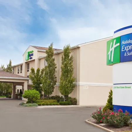 Holiday Inn Express & Suites ALLIANCE by IHG