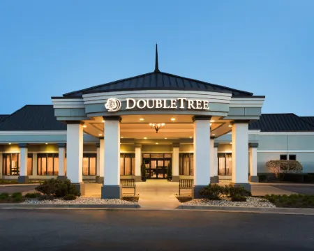 DoubleTree by Hilton Detroit Novi Hotels in Oakland County
