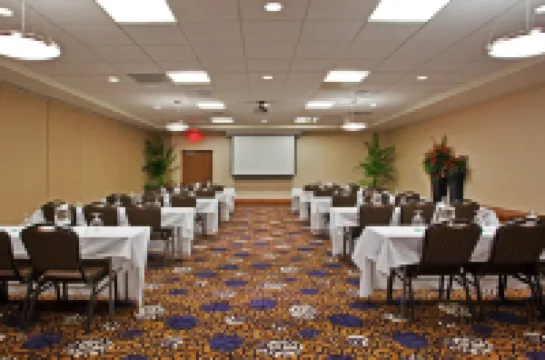 Holiday Inn PURDUE - FORT WAYNE by IHG