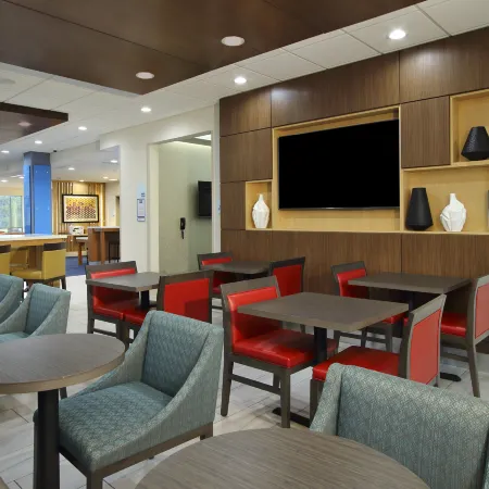 Holiday Inn Express & Suites LAKE CHARLES SOUTH CASINO AREA by IHG Отели рядом с достопримечательностью «Север Бич»