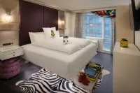 Staypineapple, An Artful Hotel, Midtown New York
