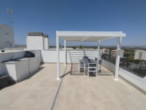 Luxurious 2-Bedroom Apartment in Arenals del Sol with Pool and Sea Views 엘체 호텔