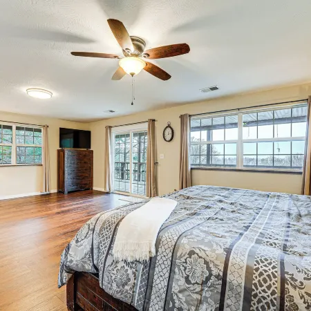 Lakeside Blue Eye Escape w/ Game Room & Hot Tub!