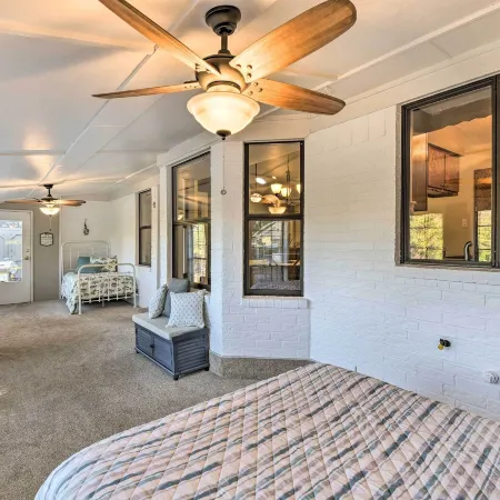 Granbury Home w/ Lake Granbury Access + Dock!