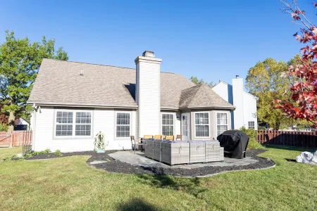 Charming Cul-de-Sac Home- SLEEPS 10-Game Room & B-ball court