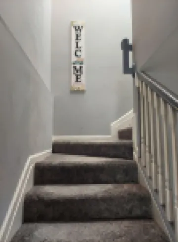 Spacious 3 bdrm, 8 beds, 2 baths w/ full kitchen