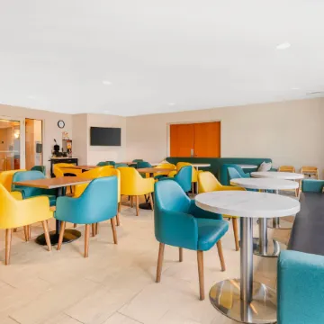 Comfort Inn & Suites Sheboygan I-43