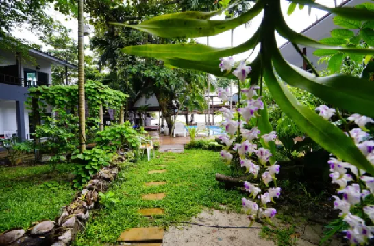 Apple Beachfront Resort