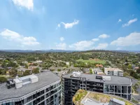 Modern 2-Bed Apartment with Premium Amenities