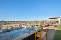 Rancho Nopales Jt - Pool, Hot Tub, Hammocks, Fast Wifi + Views! 4 Bedroom Home by RedAwning - parking