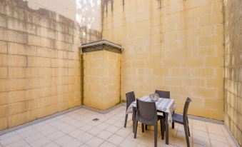 Relaxing Xaghra Apartment With BBQ Amenities