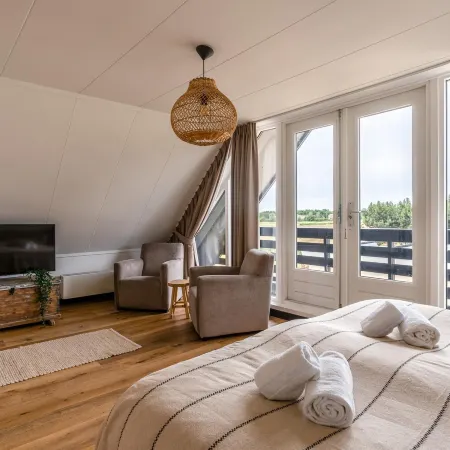 Luxury 10-person Family Villa