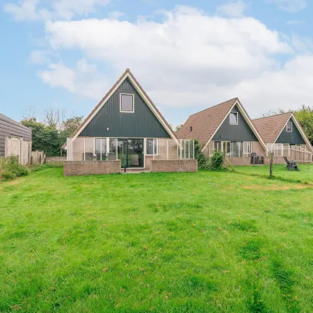 Tastefully and Modernly Furnished Holiday Home for 6 Persons