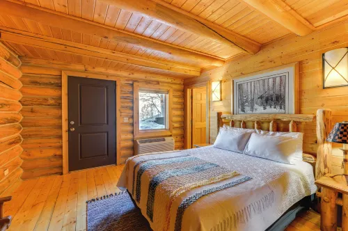 Jackson Condo w/ Fireplace < Half Mi to Snow King! - 3-Star