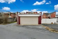 Downtown Lancaster Luxury 4Br - Garage & Parking