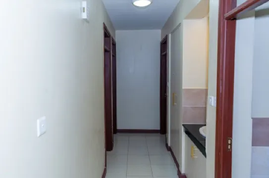 Stay.Plus Airport Transit House