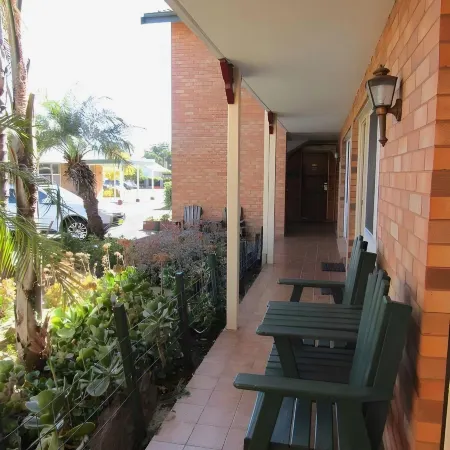 Homestead Motel