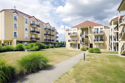 Zenitude Hôtel Résidences Roissy Village - Apartments