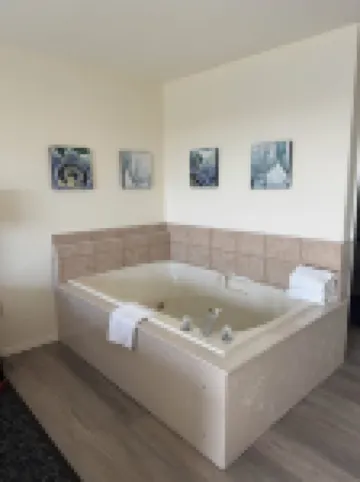 Bayview Inn Hotels in Crescent City