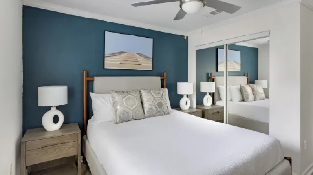 Landing Beautiful 1bd, Courtyard, Clubhouse