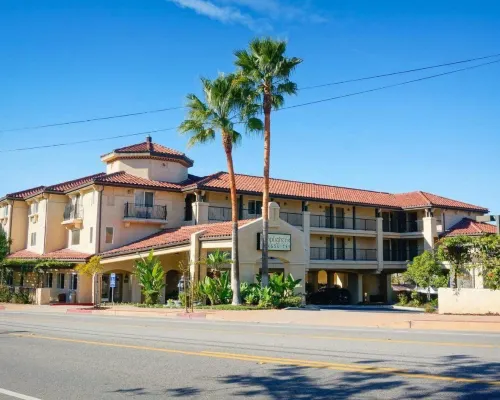 Lamplighter Inn & Suites Exterior Photos