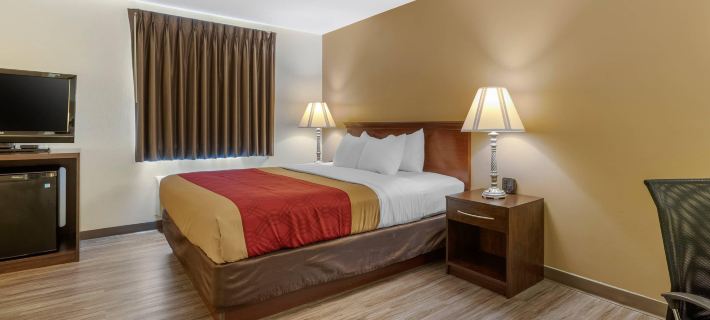 Econo Lodge Inn & Suites Fairgrounds Hotels in Des Moines