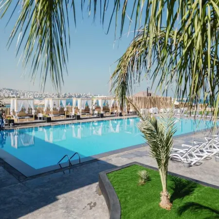 Middle Beach Hotel