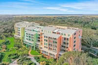 Oceanfront Condo with Balcony, AC, Views & Outdoor Pool - Dog-Friendly