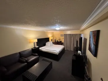 Island Travel Inn