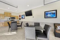 Best Western Plus Swiss Chalet Hotel  Suites - breakfast