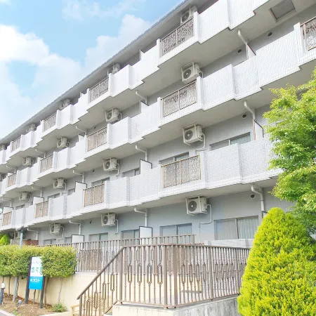 Hotel Sunvalley Izu-Nagaoka Yuyukan Отели рядом с достопримечательностью «Железнодорожная станция Охито»