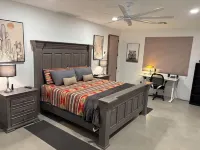 Large 3 bed, 3 bath Tucson house with pool, jacuzzi and amazing Mountains Views