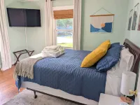 Stylish Durham Retreat - Walkable, Sleeps 6