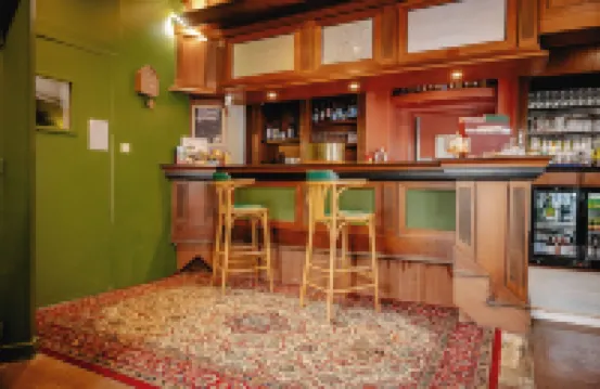 Brit Hotel l'Arrivée Guingamp