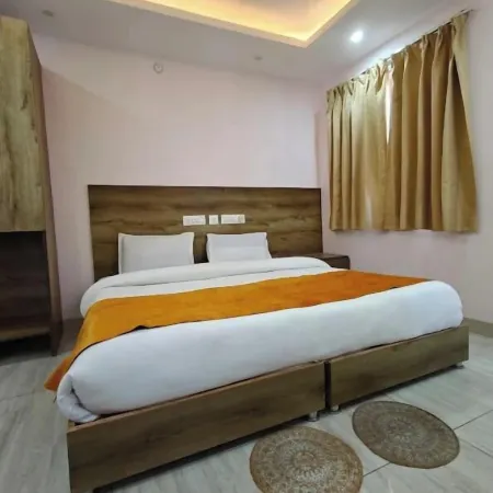 Yog Namah Hotel & Cafe