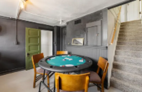 LuxHistoric Retreat, Whiskey Room, Mins to DT