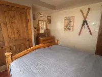 Gorgeous LUXE Lodge 80 Acres cattle Ranch pond Views Close Nat Parks Ski McPhee