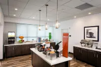 Hampton Inn & Suites Seattle/Northgate - 朝食