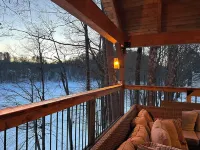 Cozy Sacandaga Lake Home, Sleeps 15, Fire Pit, Outdoor Deck, Pet Friendly!