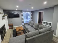 Bright & Cozy 2-Bedroom Main Floor Suite Hotels in Brampton